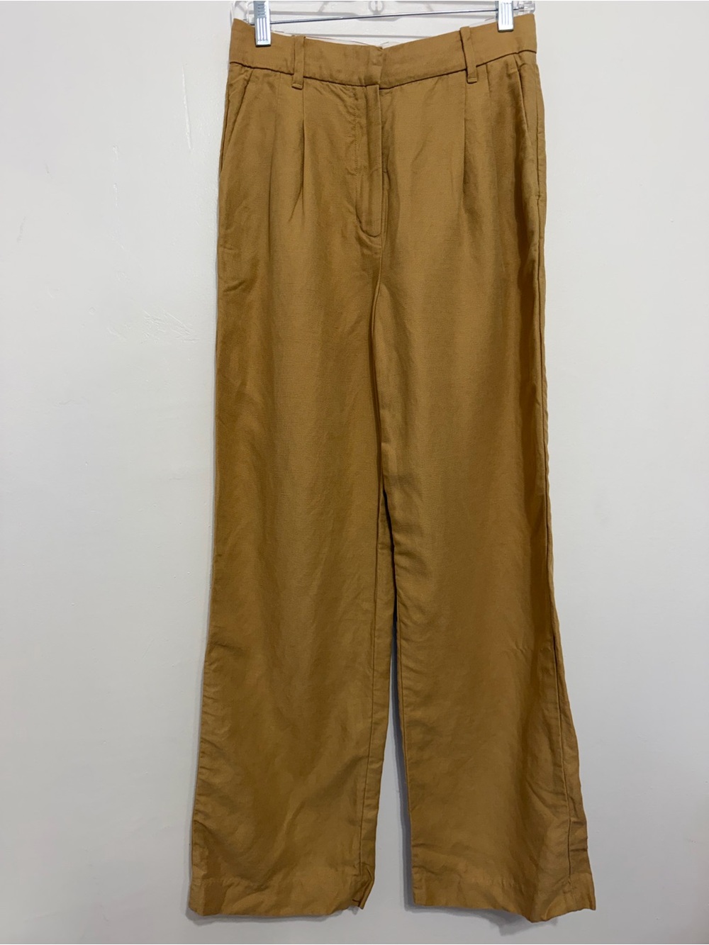 Aritzia
The Effortless Pant Cruise Linen* - Picture 2 of 6